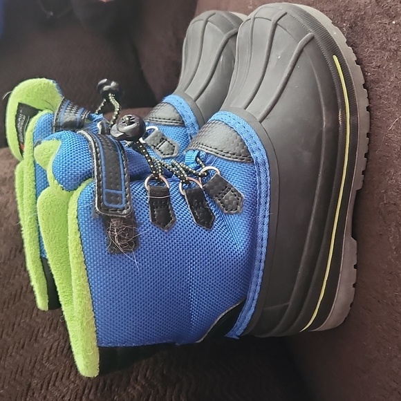 Like New Snow Boots - Picture 2 of 3